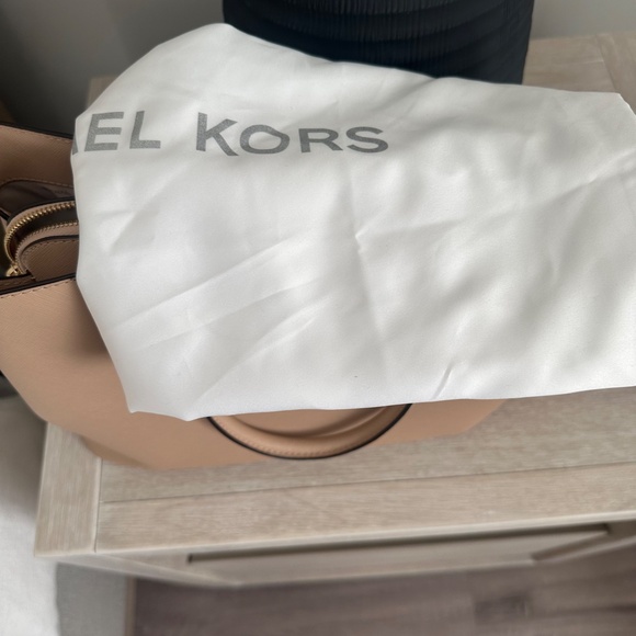 Michael Kors Savannah Satchel - Picture 10 of 10